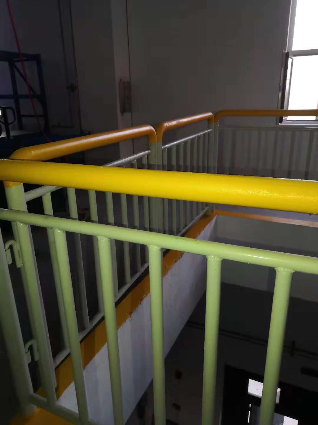 防護(hù)欄反光油漆