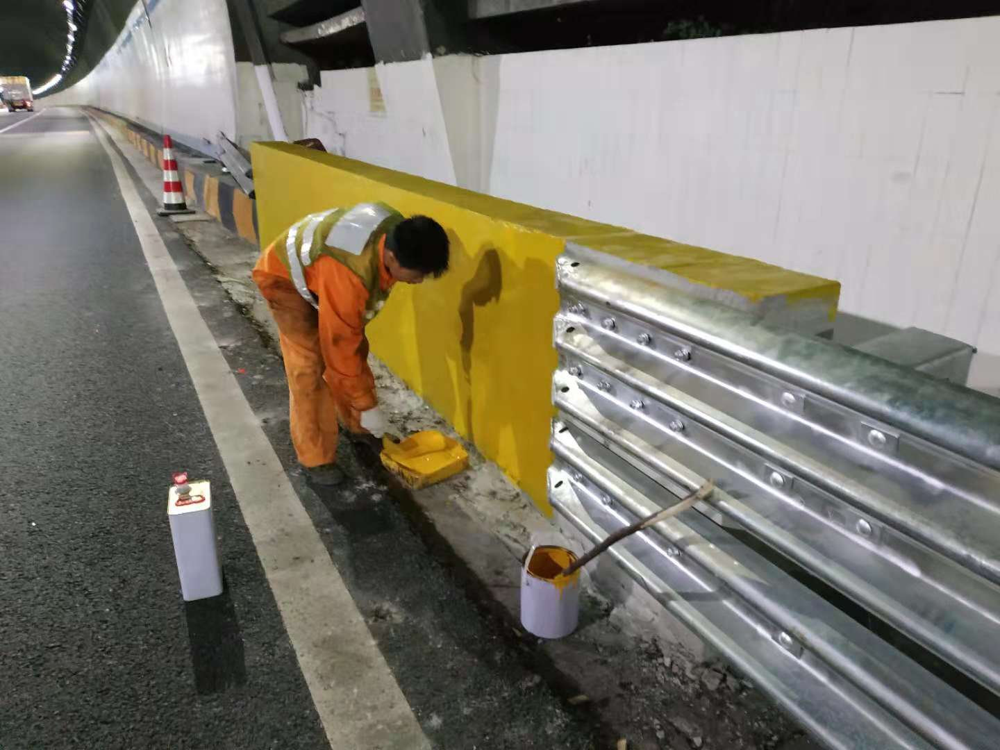 道路防護欄反光漆